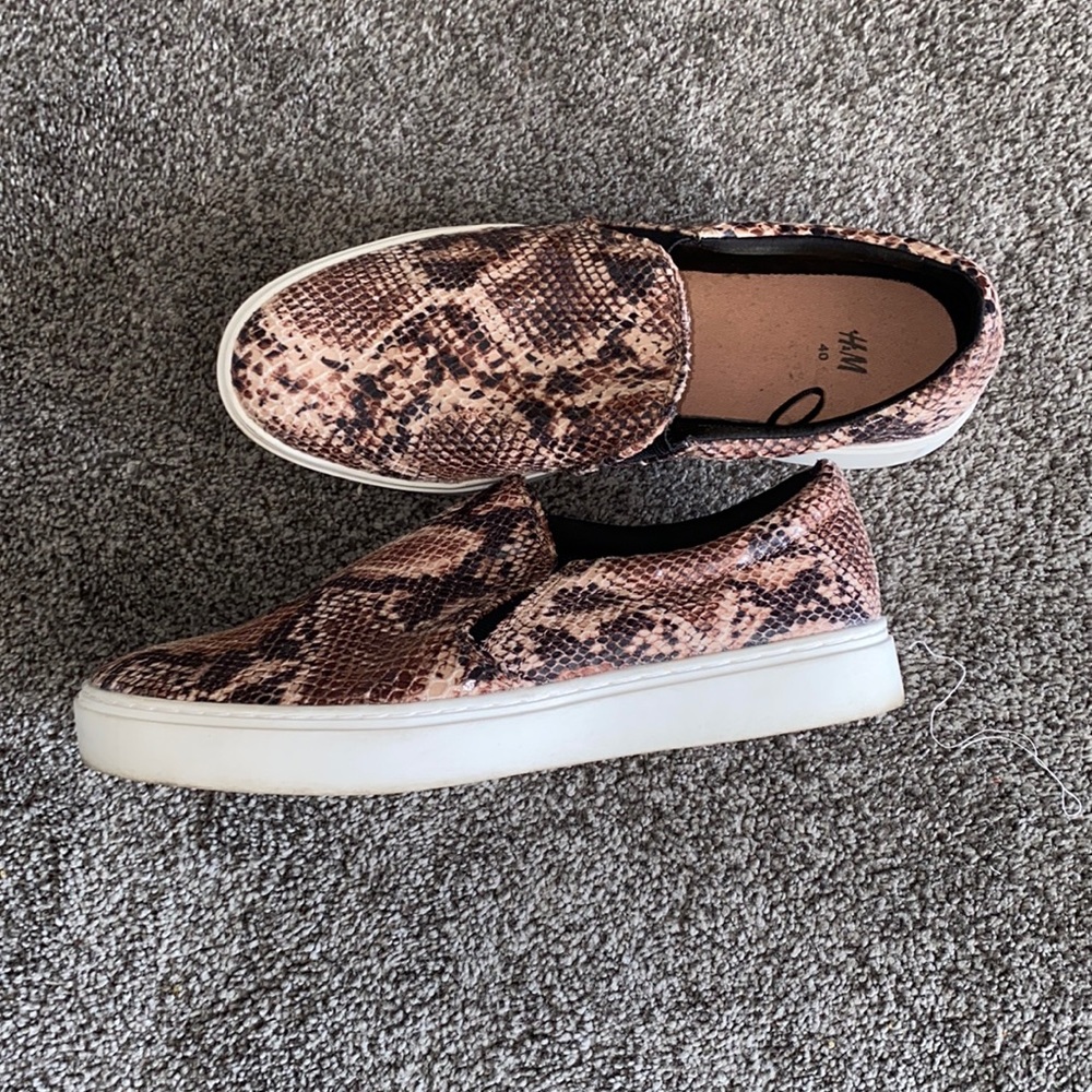 H&M Tan/Black Snake Print